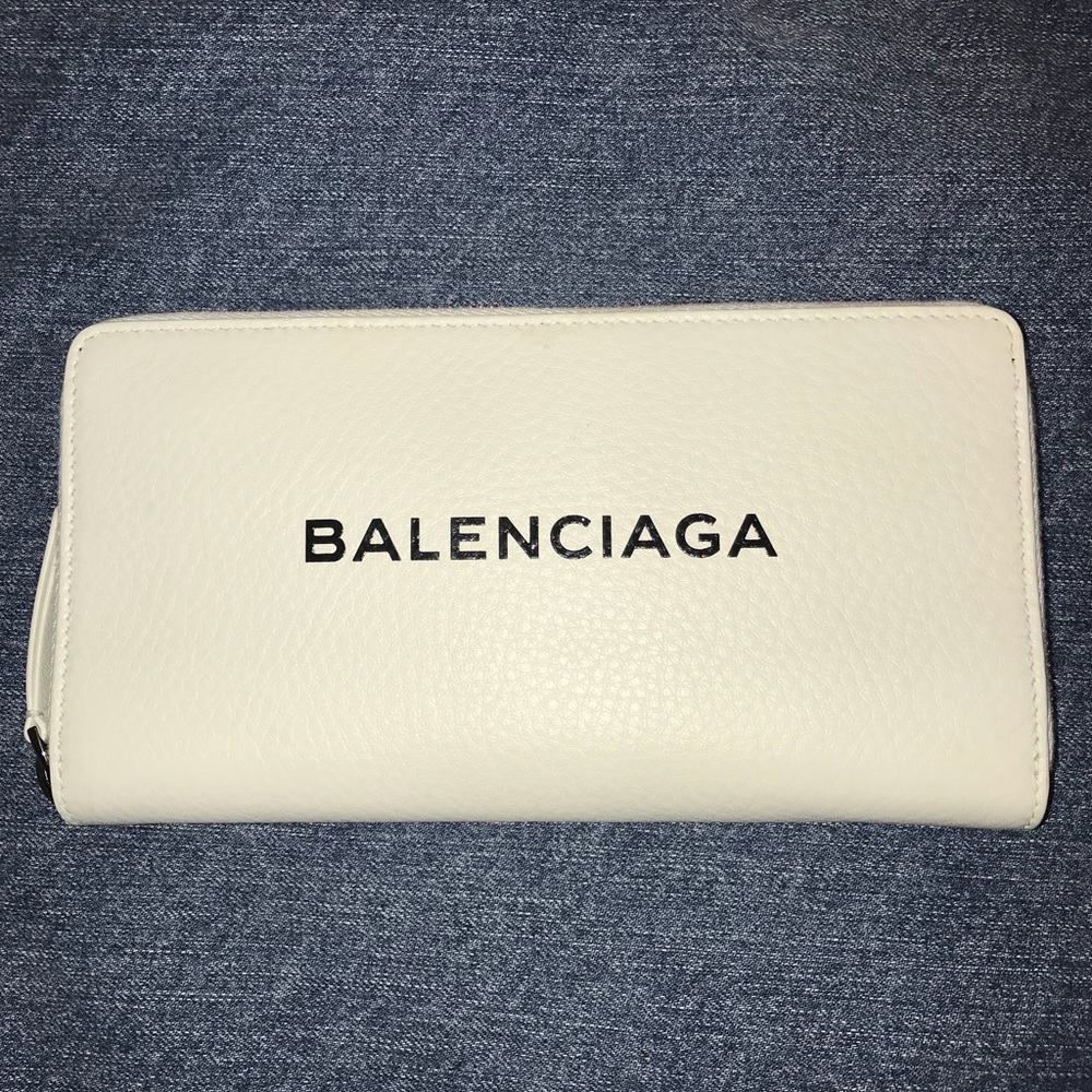 New Authentic Balenciaga Logo Wallet 2019